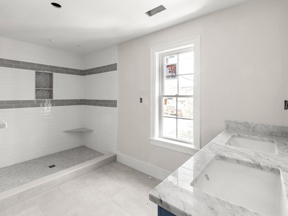 11 Washington St 12, Ipswich MA 01938