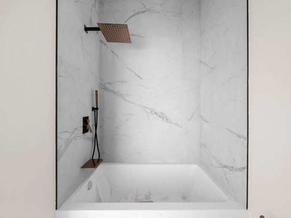 546 Saratoga, Boston MA 02128
