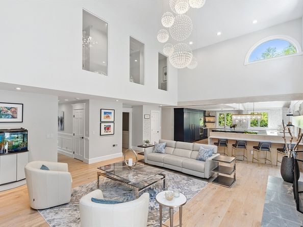 31 Alford Cir, Concord MA 01742