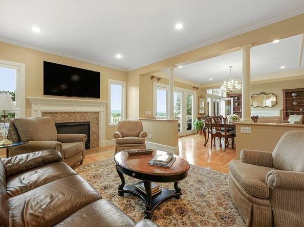 55 Maplecroft Lane, Ipswich MA 01938