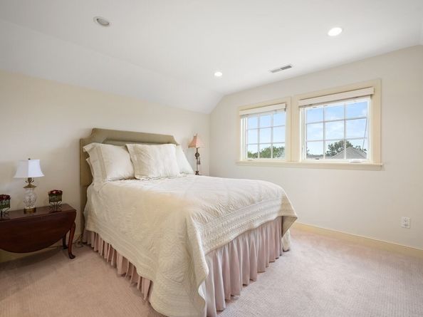 55 Maplecroft Lane, Ipswich MA 01938