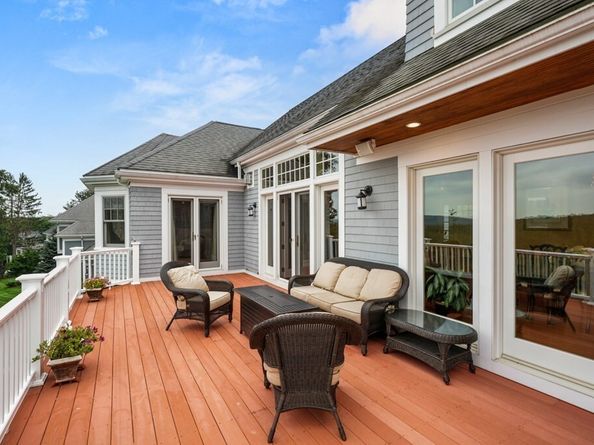 55 Maplecroft Lane, Ipswich MA 01938
