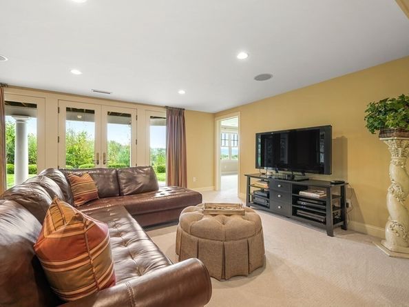 55 Maplecroft Lane, Ipswich MA 01938