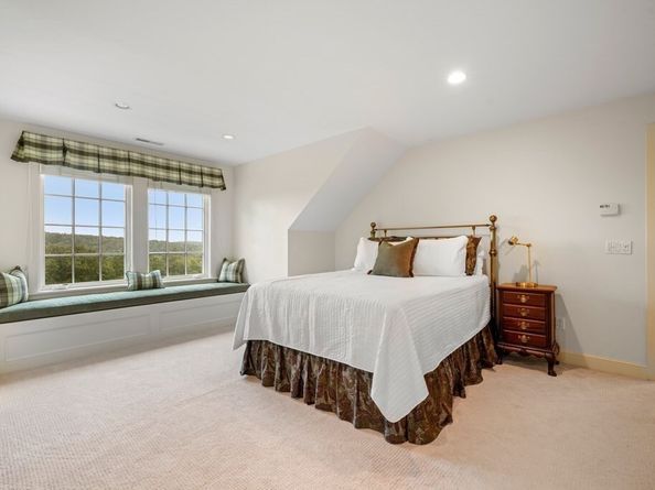 55 Maplecroft Lane, Ipswich MA 01938