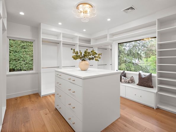 68 Mignon Rd, Newton MA 02465