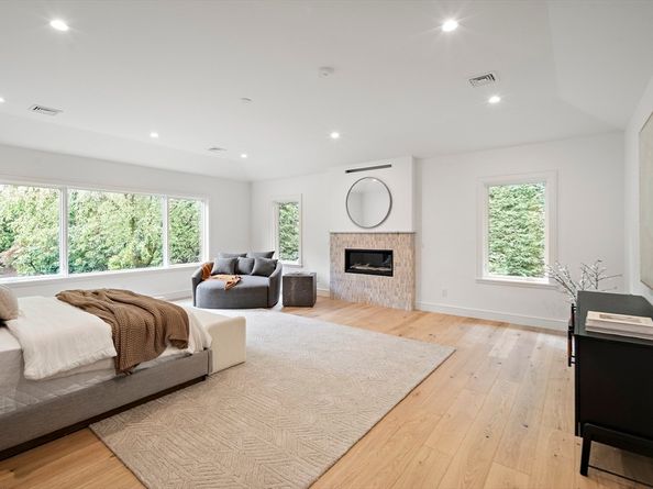 68 Mignon Rd, Newton MA 02465