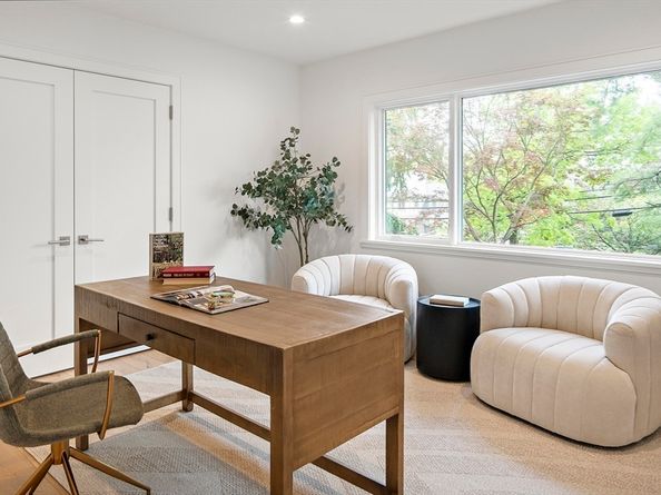 68 Mignon Rd, Newton MA 02465