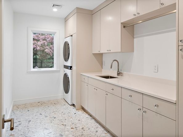 68 Mignon Rd, Newton MA 02465