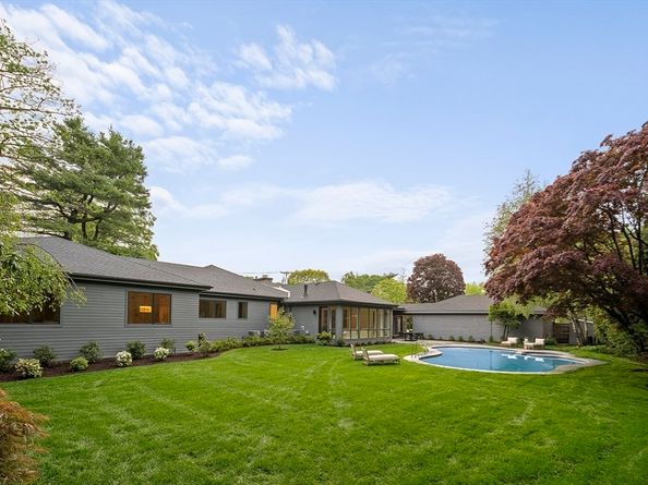 68 Mignon Rd, Newton MA 02465