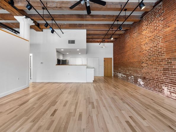 33 Sleeper St 104, Boston MA 02210