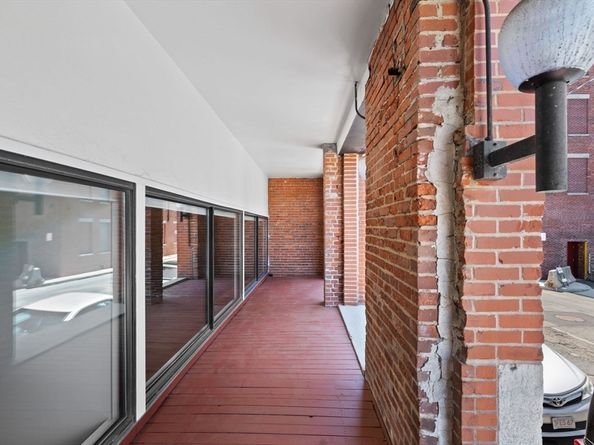 33 Sleeper St 104, Boston MA 02210