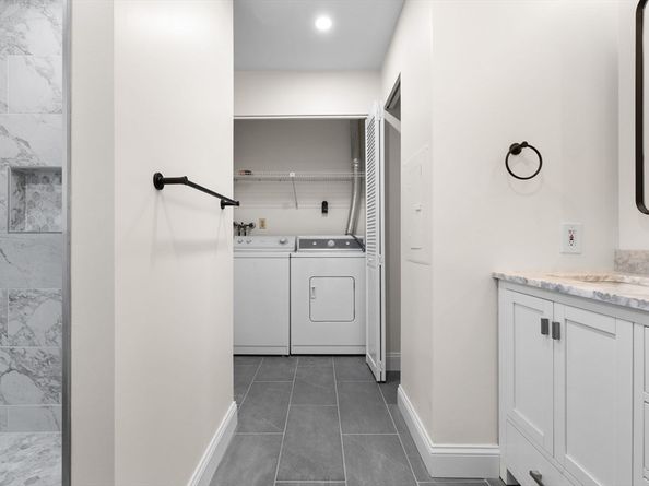 33 Sleeper St 104, Boston MA 02210