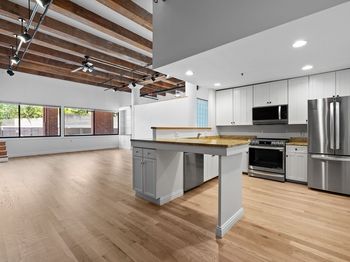 33 Sleeper St