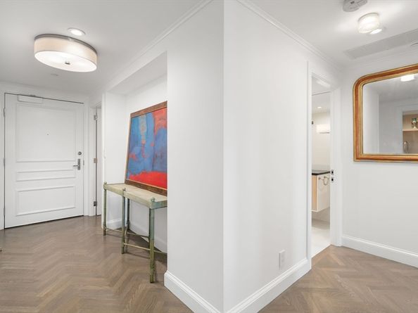 2 Commonwealth Ave 15D, Boston MA 02116