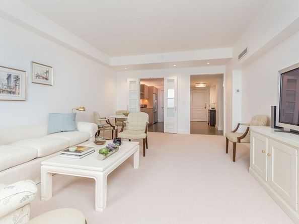 2 Commonwealth Ave 15D, Boston MA 02116