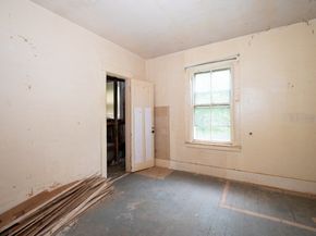 127 Cliff St, Southbridge MA 01550