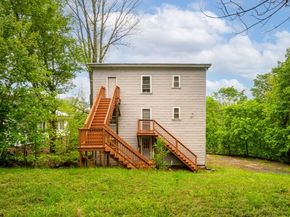 127 Cliff St, Southbridge MA 01550