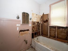 127 Cliff St, Southbridge MA 01550