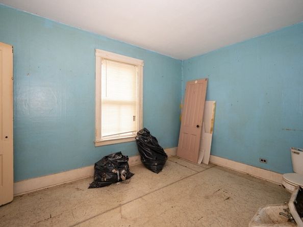 127 Cliff St, Southbridge MA 01550