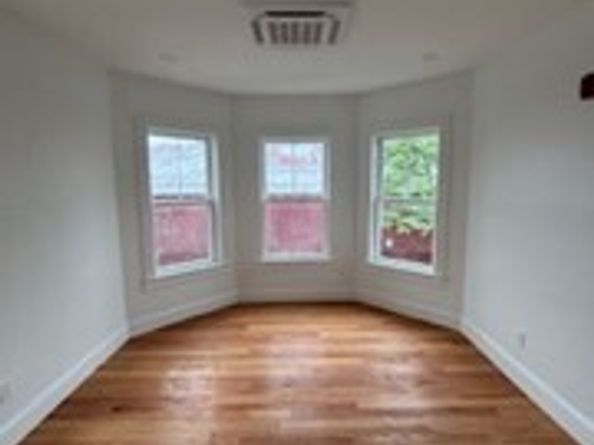 8 Brookside Ave 3, Boston MA 02130