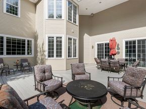 25 Ashkins Dr, Mendon MA 01756
