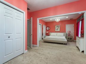 25 Ashkins Dr, Mendon MA 01756