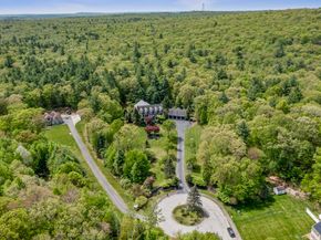 25 Ashkins Dr, Mendon MA 01756