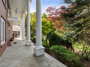 25 Ashkins Dr, Mendon MA 01756