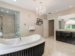 25 Ashkins Dr, Mendon MA 01756