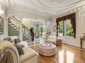 25 Ashkins Dr, Mendon MA 01756