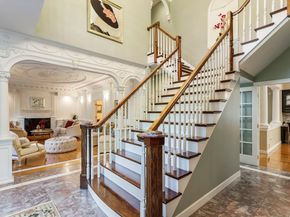 25 Ashkins Dr, Mendon MA 01756