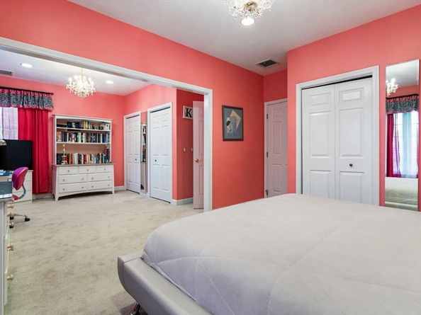 25 Ashkins Dr, Mendon MA 01756