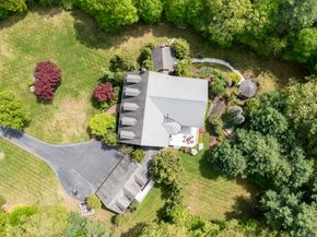 25 Ashkins Dr, Mendon MA 01756
