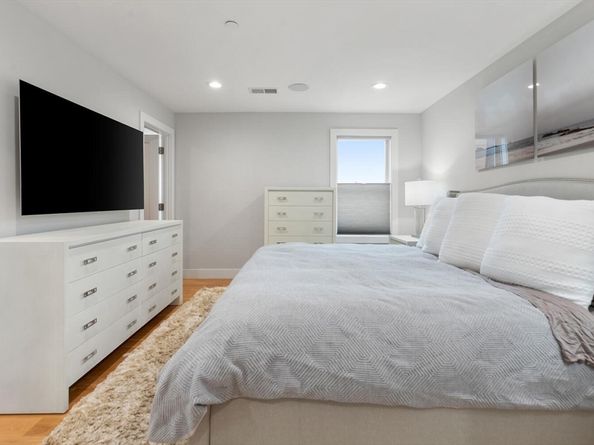 469 E 4th St 2, Boston MA 02127