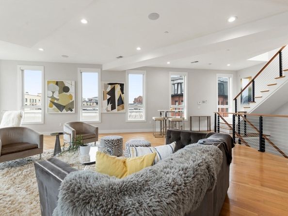 469 E 4th St 2, Boston MA 02127