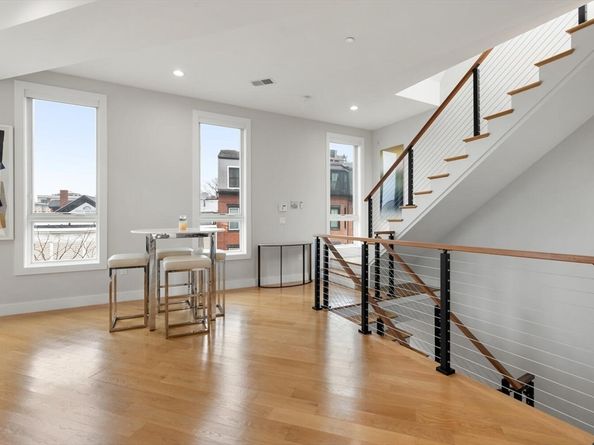 469 E 4th St 2, Boston MA 02127