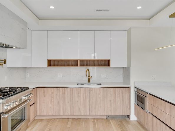 77 Thorndike Street 2, Brookline MA 02446