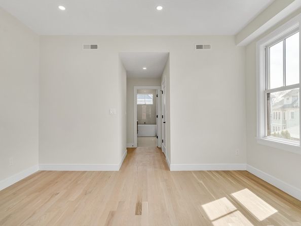 77 Thorndike Street 2, Brookline MA 02446