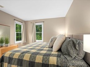14 Vanessa Dr, Northborough MA 01532