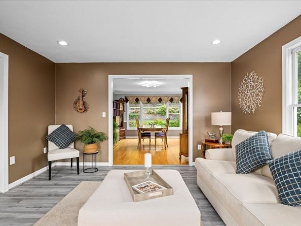 14 Vanessa Dr, Northborough MA 01532