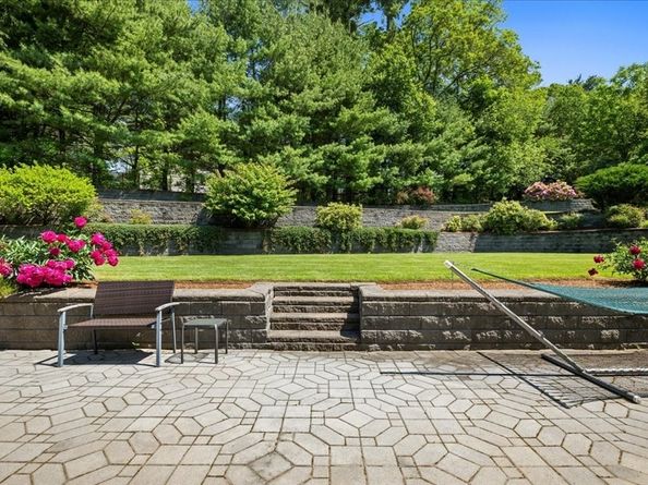 14 Vanessa Dr, Northborough MA 01532