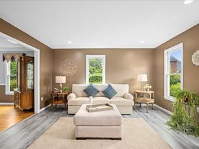 14 Vanessa Dr, Northborough MA 01532