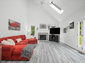 14 Vanessa Dr, Northborough MA 01532