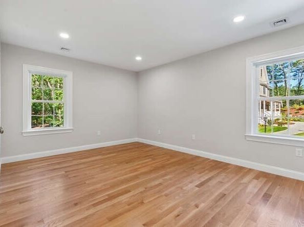 363 Grove St, Reading MA 01867