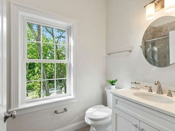 363 Grove St, Reading MA 01867