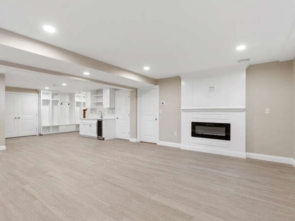 363 Grove St, Reading MA 01867