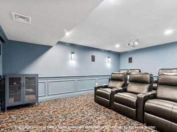 363 Grove St, Reading MA 01867
