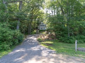 115 Wickaboag Valley Rd, West Brookfield MA 01585