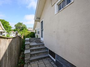 77 Samoset Ave, Quincy MA 02169