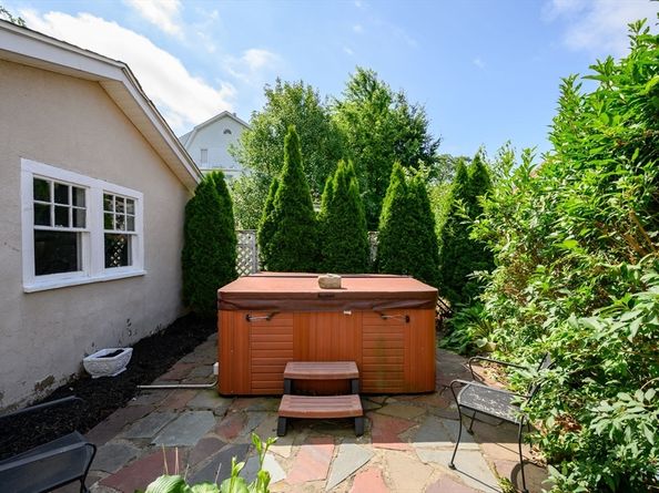 77 Samoset Ave, Quincy MA 02169